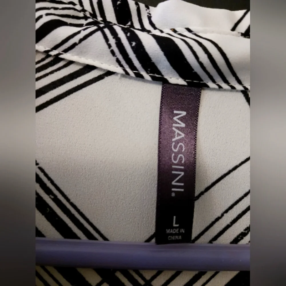 MASSINI WOMEN'S LARGE BUSINESS CASUAL BLACK AND WHITE BUTTON DOWN LONGSLEEVE TOP - Picture 3 of 3